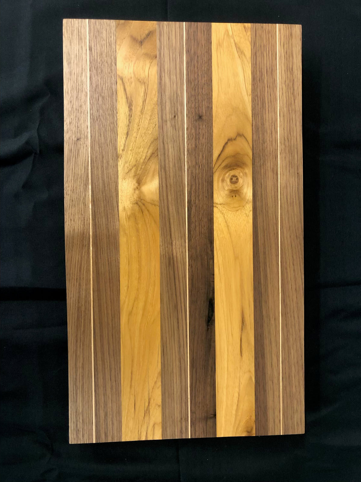 WOODEN CUTTING BOARDS*